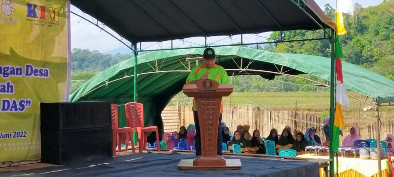 Dekan Fakultas Pertanian Universitas Baturaja. (Unbara) Prof. Dr. Ir. H. Gribaldi., M.Si., saat memberikan kata sambutan